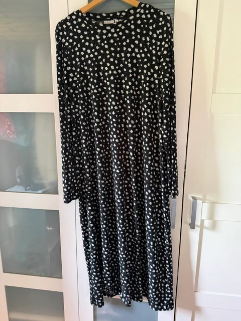 CoCo Bella Zwarte Jurk met Bloemenprint Maat XL